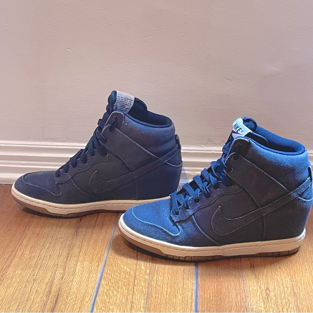 Nike WMNS Dunk Sky Hi Wedge Sneaker Size 7.5